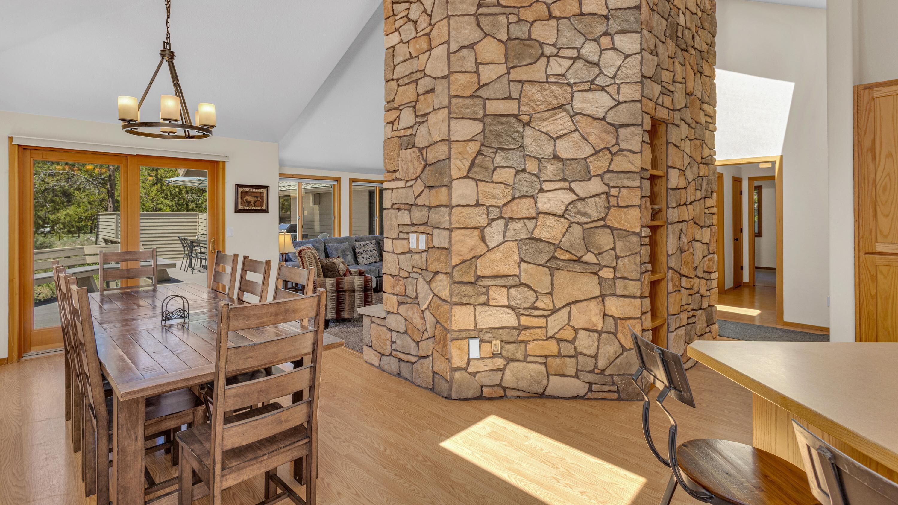 Room, Multiple Beds (Lassen - Unit 15) | Dining