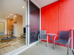 Interior - Swainson on Bent - 1.06 (Adelaide)