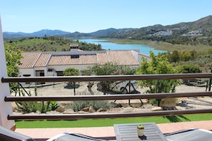 Hus, 2 soverom, røyk, balkong | Terrasse/patio
