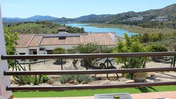 House, 2 Bedrooms, Smoking, Balcony | Terrace/patio