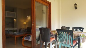 Tempat makan outdoor