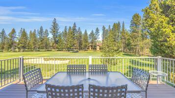 House, Multiple Beds (Jackpine - Unit 6) | Outdoor dining