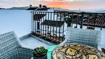 House, 2 Bedrooms, Balcony, Garden View | Balcony