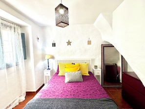 House, 2 Bedrooms, Balcony, Garden View
