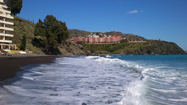 Hus - 3 sovrum - rökare - balkong | Strand | Nära stranden