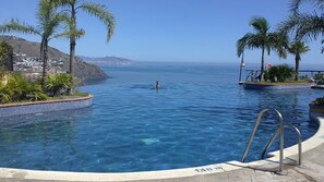 Hus - 3 sovrum - rökare - balkong | Pool | Utomhuspool och infinity-bassäng