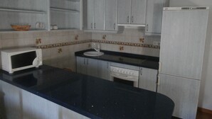 Private kitchen - Central 100 Meters From the ski Lifts, With Terrace and Wifi (Monachil)