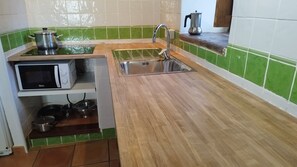 House, 1 Bedroom, Smoking, Balcony | Interior