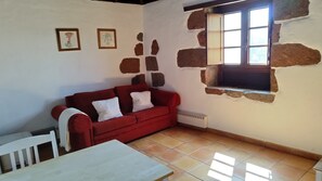 House, 1 Bedroom, Smoking, Balcony | Living room