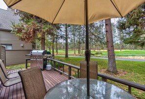 Kondominium, Beberapa Tempat Tidur (Eaglewood - Unit 8) | Tempat makan outdoor