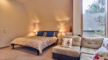 Condo, Multiple Beds (Eaglewood - Unit 8) | 3 bedrooms, individually decorated, individually furnished, free WiFi