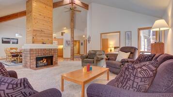 House, Multiple Beds (Awbrey - Unit 7) | Interior