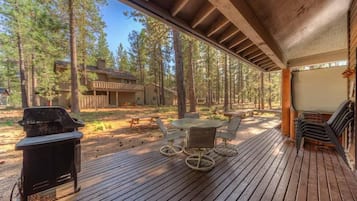 House, Multiple Beds (Awbrey - Unit 7) | Outdoor dining
