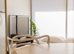 Interior - Swainson on Bent - 2.36 (Adelaide)