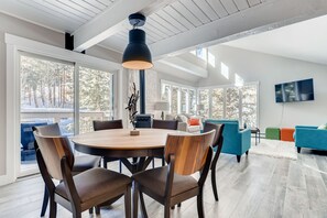 Ugn och grytor/köksredskap