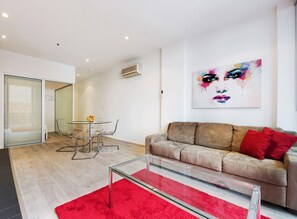 TV - Swainson on Bent - 4.68 (Adelaide)