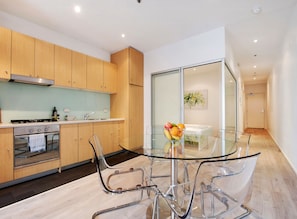Dining - Swainson on Bent - 4.68 (Adelaide)