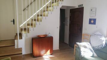 House, 3 Bedrooms, Smoking, Fireplace | Ruang Istirahat