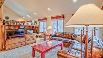 House, Multiple Beds (Towhee - Unit 5) | Living area | 45-inch flat-screen TV with cable channels, TV, DVD player