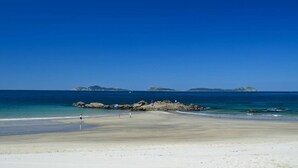 Beach - Centric Flat Unbeatable Area, Close to the Beach (Vigo)