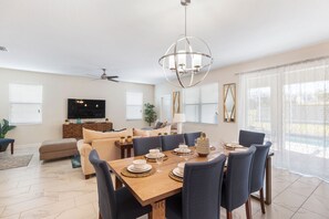 House, Multiple Beds (1520 FD 6BR Luxury Villa Pool, Game R) | Private kitchen