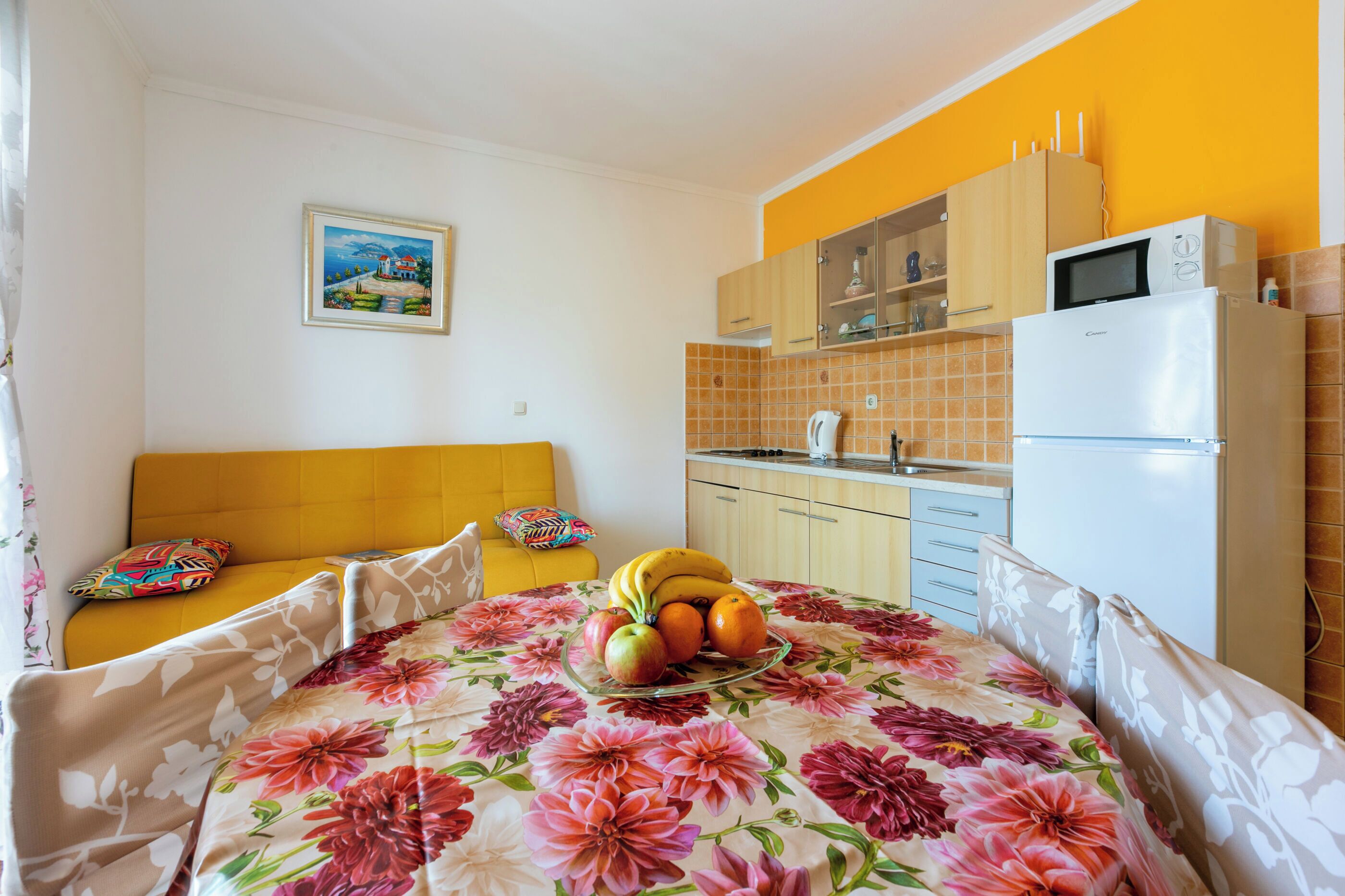 Appartement (A3) | Cuisine privée | Réfrigérateur, four à micro-ondes, surface de cuisson