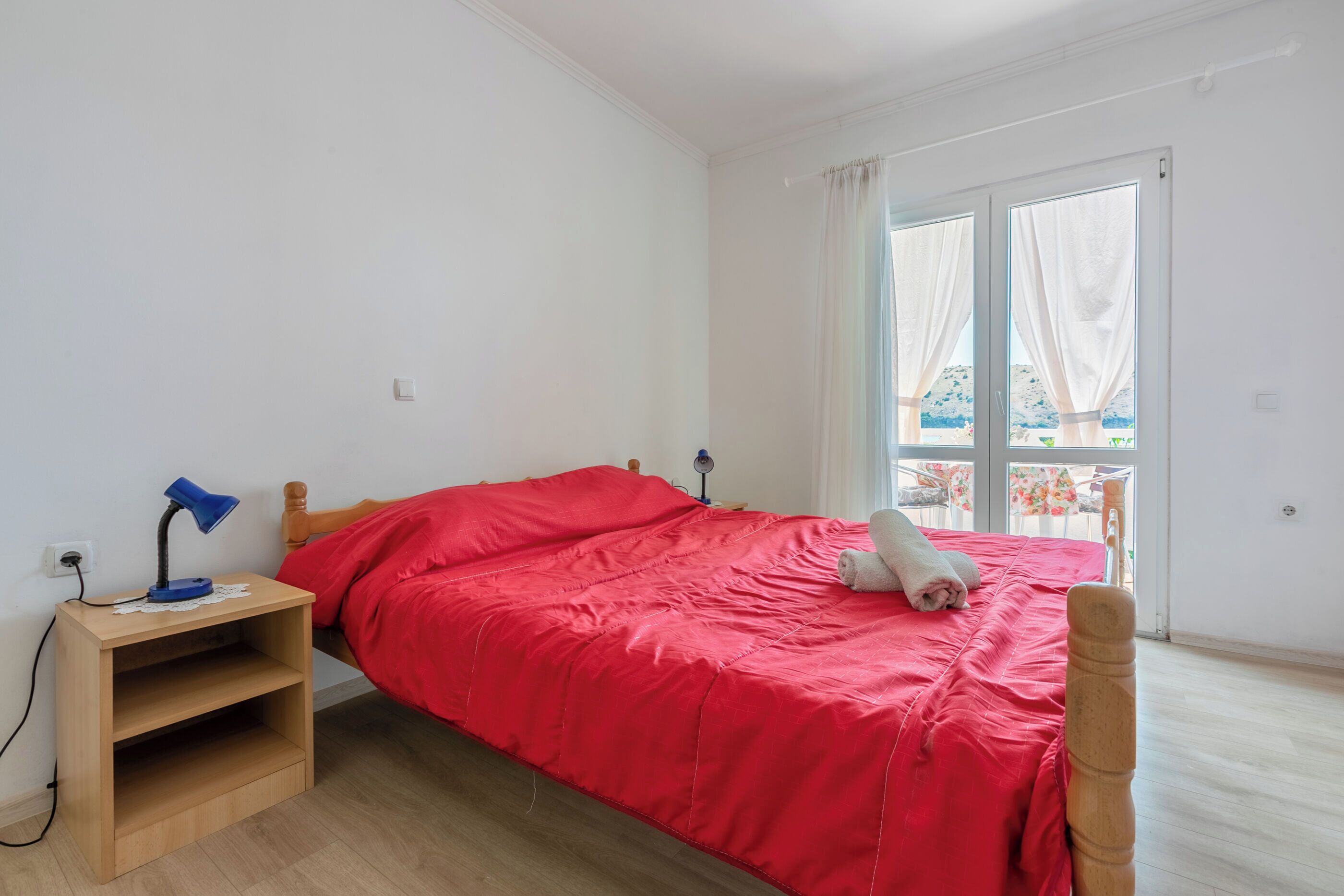 4 habitaciones, tabla de planchar con plancha y wifi gratis 