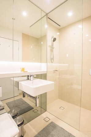 Apartment (2 Bedrooms) | Bathroom - Peak East 2bed2bath APT @ryde SO Relaxing (Ryde)