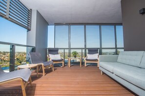 Apartment (2 Bedrooms) | Living room | TV - Peak East 2bed2bath APT @ryde SO Relaxing (Ryde)