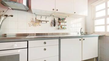 Rumah, 2 kamar tidur, teras, pemandangan kebun | Dapur pribadi