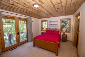 3 makuuhuonetta, työpöytä, silitysrauta/-lauta, ilmainen Wi-Fi