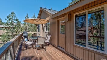 House, Multiple Beds (Warbler - Unit 15) | Outdoor dining