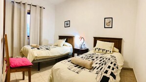 Room - Villa Neptuno With Private Pool, sea View, Sat-tv Free Wifi (Yaiza)