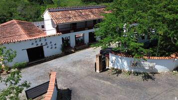 Entrada de la propiedad
