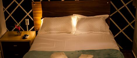 Suite casal clássico (5 ) com ar condicionado | Hypo-allergenic bedding, individually decorated, iron/ironing board