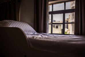 Room 03 Brazil - Feminine | Allergitestade sängkläder och individuell inredning
