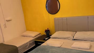 Douche, sĂšche-cheveux, papier toilette