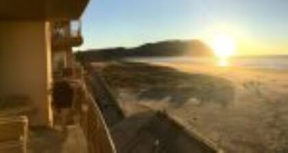 Upea merinäköala kattohuoneisto Seasidessa