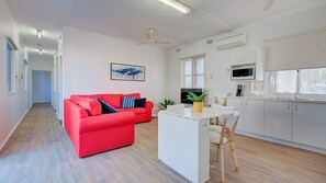 TV - Ruby is the precious jewel in the heart of Exmouth. (Exmouth)