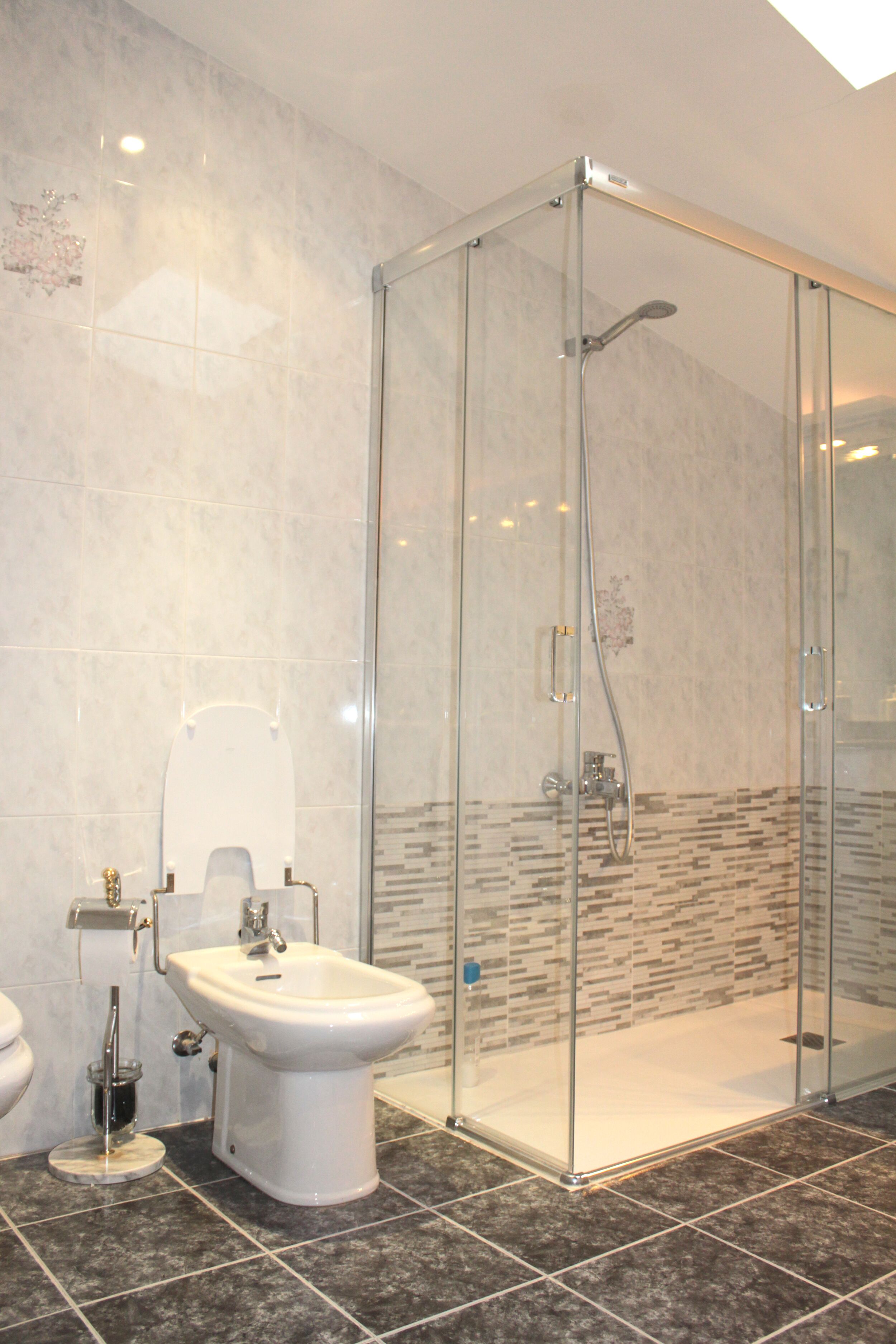 Chalet, 4 Bedrooms, Balcony, Garden View | Bathroom