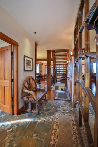 NOUVEAU Grand Chalet Blanc de Luxe de 4000 'Emplacement PARFAIT