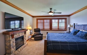 5 bedrooms, desk, iron/ironing board, free WiFi