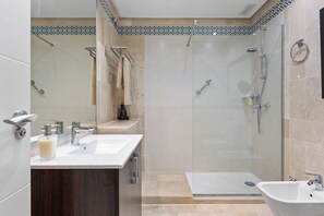 Apartamento, 2 habitaciones, accesible para personas con discapacidad, balcón | Baño