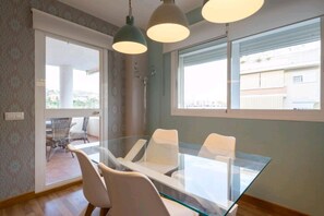 Dining - Luxury apartment in urbanization with all services (Málaga)