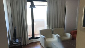 TV - 10 Minutes From the Slopes, Parking Space, Wifi (Monachil)