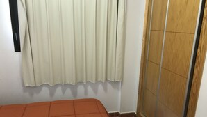 1 bedroom, bed sheets - 10 Minutes From the Slopes, Parking Space, Wifi (Monachil)