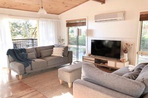 House, 1 Bedroom | Living room | LED TV
