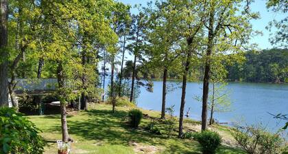 Lake Front/Great Views/Direct Lake Access Sanitized between visits