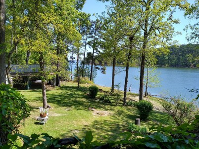 Lake Front/Great Views/Direct Lake Access Sanitized between visits