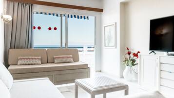 Apartment, 2 Bedrooms, Balcony, Ocean View | Living area